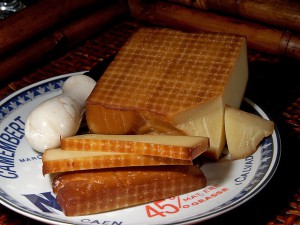 640px-Smoked_cheese