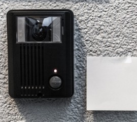 突然の来客・・・対応する？それとも居留守？